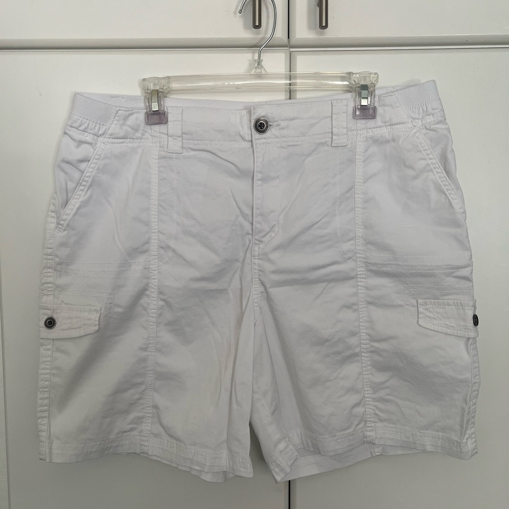 Style & Co. Women's White Cargo Shorts Sz 16